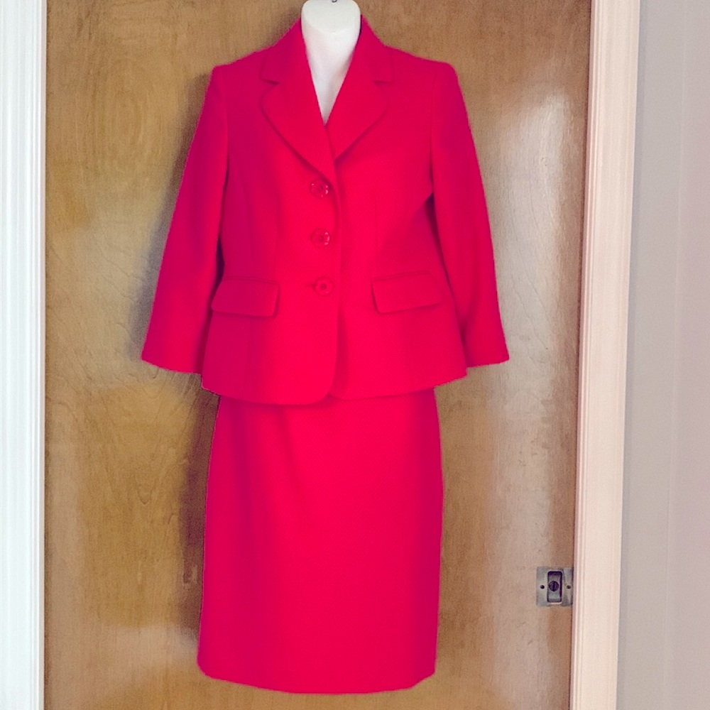 Le Suit Bright Pink Suit 4
